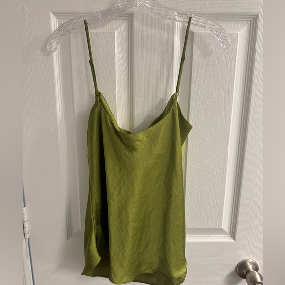 BNWT Aritzia Allusion Camisole in Succulent Green - Picture 5 of 5